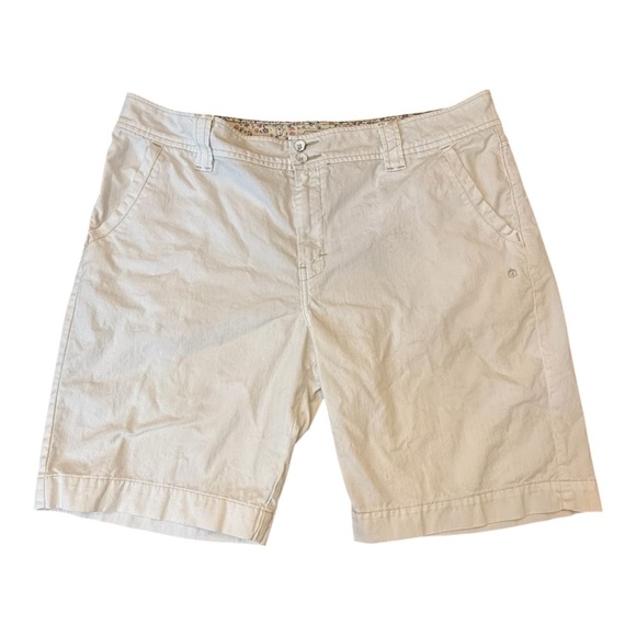 Levi’s Bermuda Walking Shorts Size 16 - Picture 1 of 5